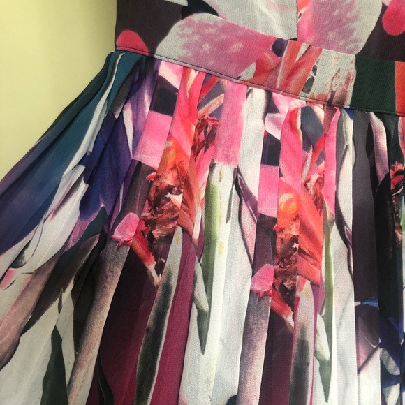 Bebe Dress - Picture 4 of 6